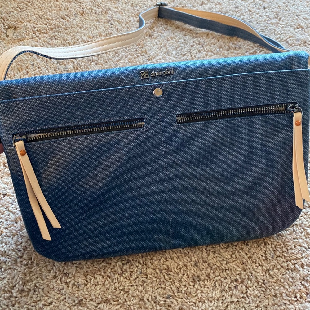 SHERPANI Crossbody Bag—Brand New!